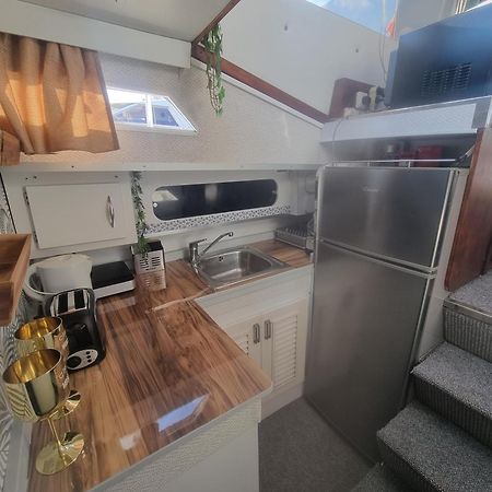 Hotel Beautiful And Comfy Boat In Barcelona With Boat Tour Option Esterno foto