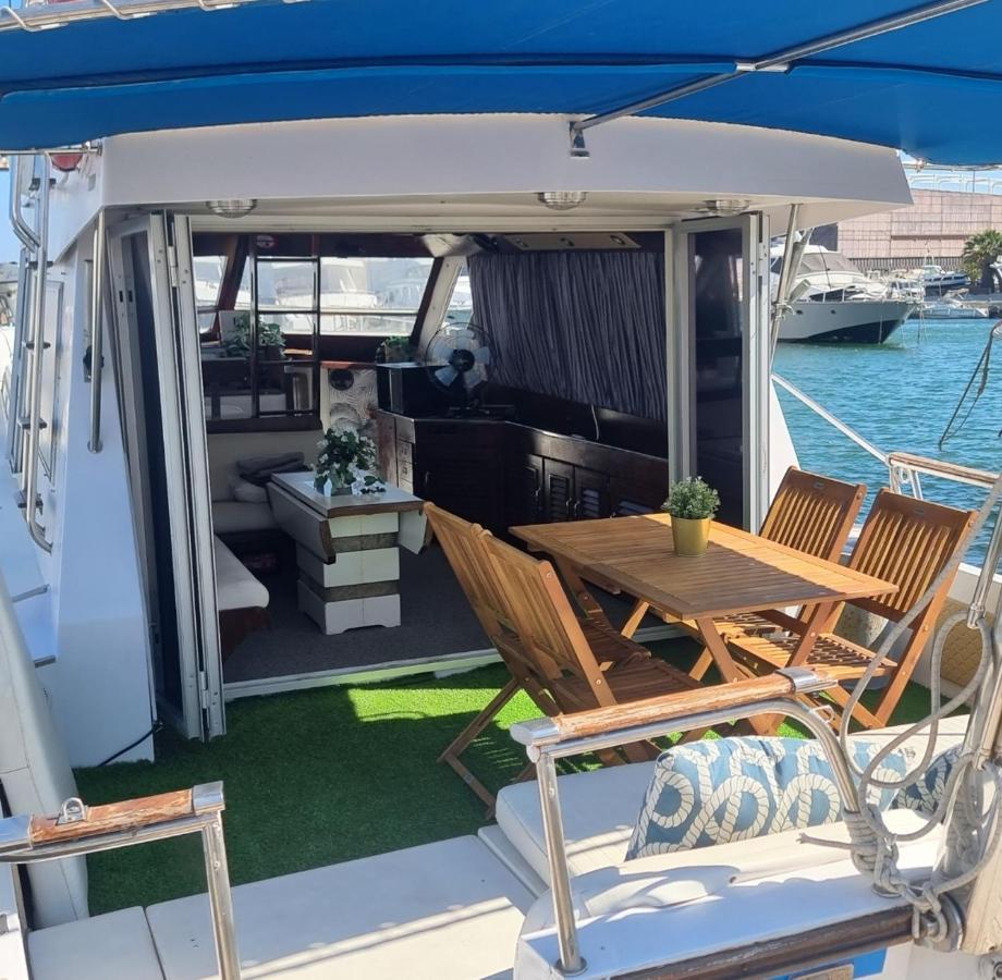 Hotel Beautiful And Comfy Boat In Barcelona With Boat Tour Option Esterno foto