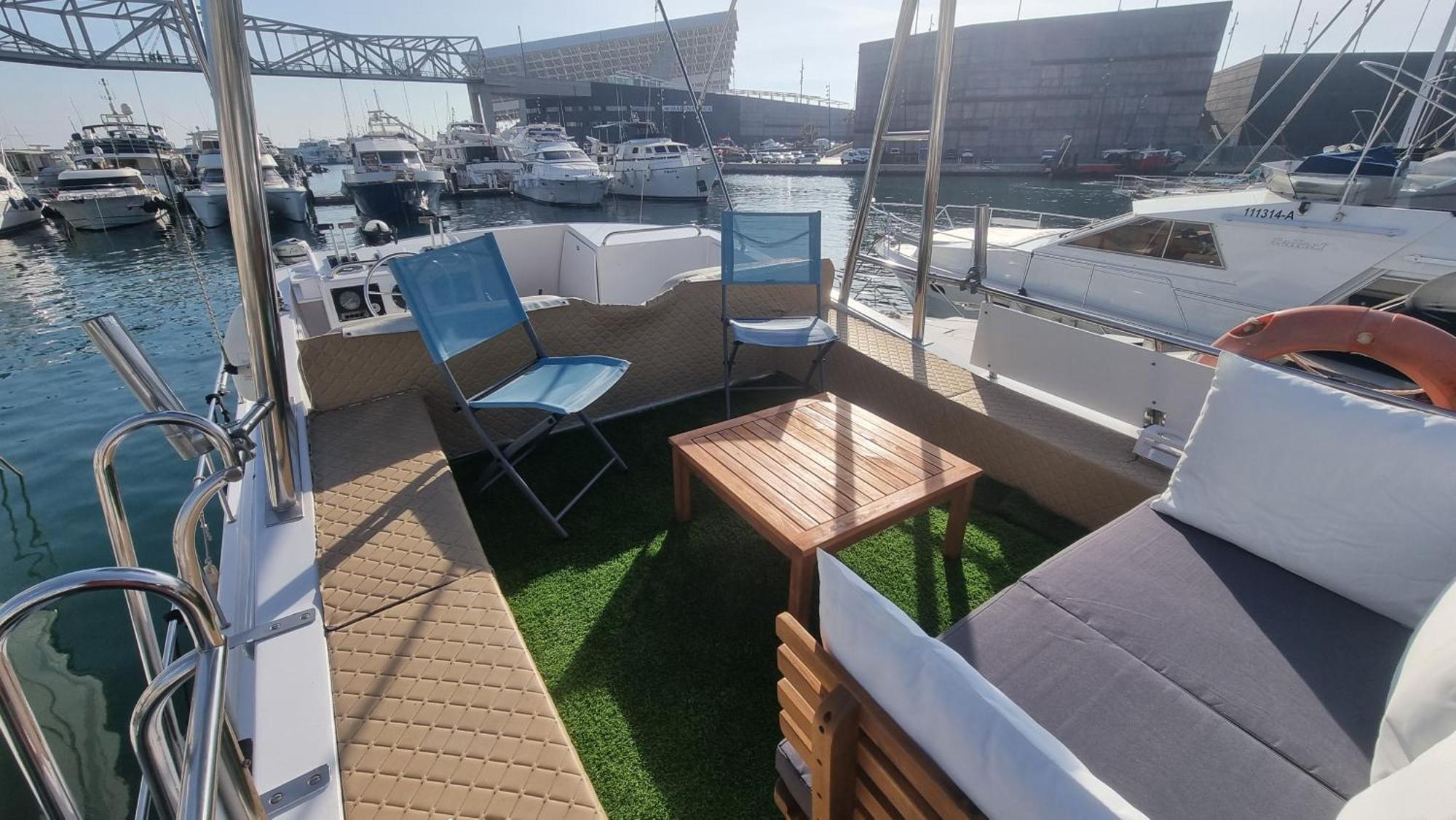 Hotel Beautiful And Comfy Boat In Barcelona With Boat Tour Option Esterno foto