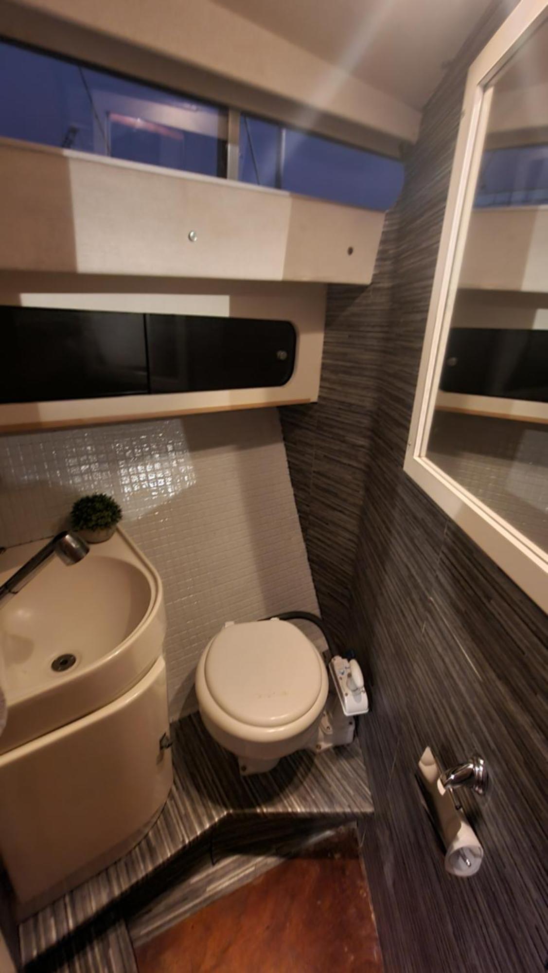 Hotel Beautiful And Comfy Boat In Barcelona With Boat Tour Option Esterno foto