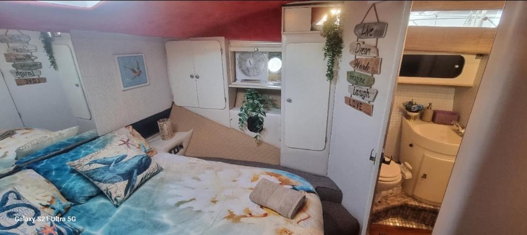 Hotel Beautiful And Comfy Boat In Barcelona With Boat Tour Option Esterno foto