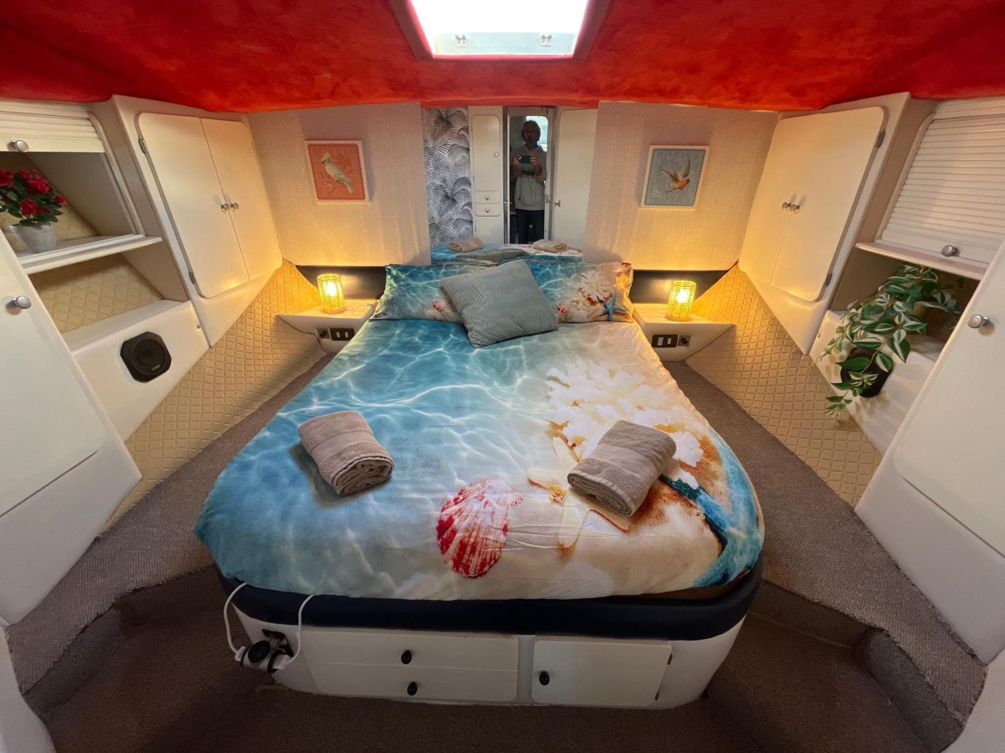 Hotel Beautiful And Comfy Boat In Barcelona With Boat Tour Option Esterno foto