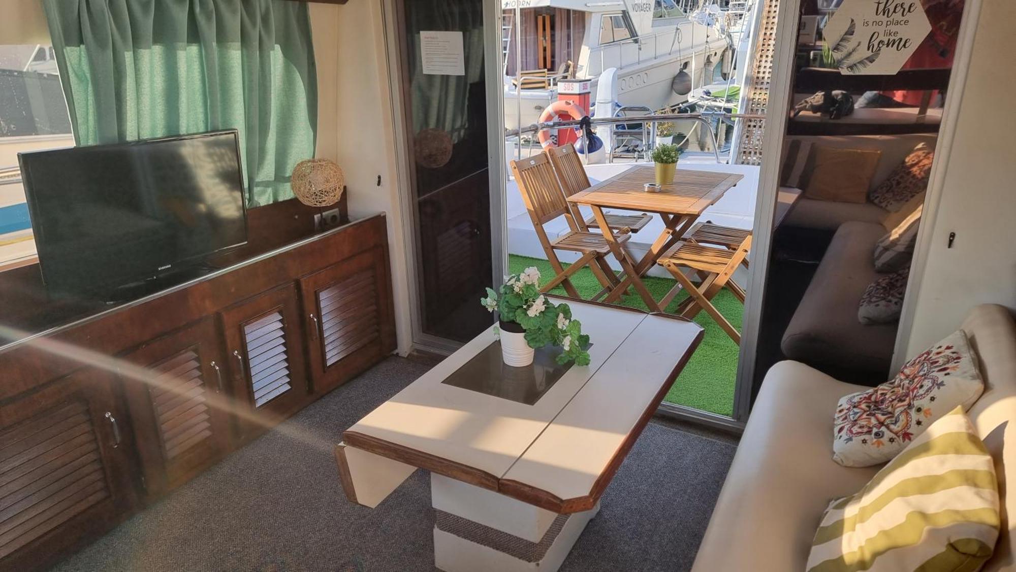 Hotel Beautiful And Comfy Boat In Barcelona With Boat Tour Option Esterno foto